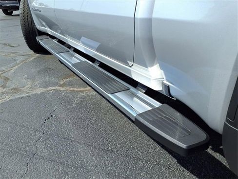 Used 2019 GMC Sierra 1500 SLT w/ SLT Premium Plus Package image 33