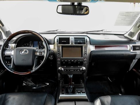 Used 2017 Lexus GX 460 Premium image 17