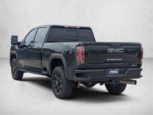 Certified 2025 GMC Sierra 2500 AT4 w/ Technology Package AWD/4WD image 7
