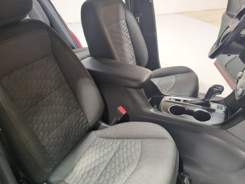 Used 2019 Chevrolet Equinox LT w/ Driver Convenience Package AWD/4WD image 10