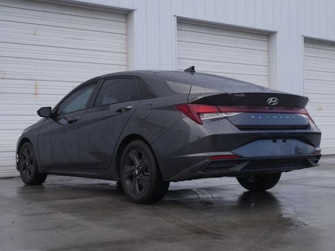 Used 2021 Hyundai Elantra SEL w/ Convenience Package FWD image 6