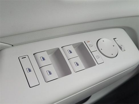 New 2026 Hyundai Kona SEL Premium image 16