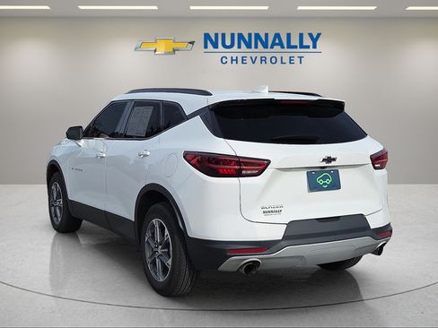 Used 2023 Chevrolet Blazer LT w/ Convenience Package FWD image 3