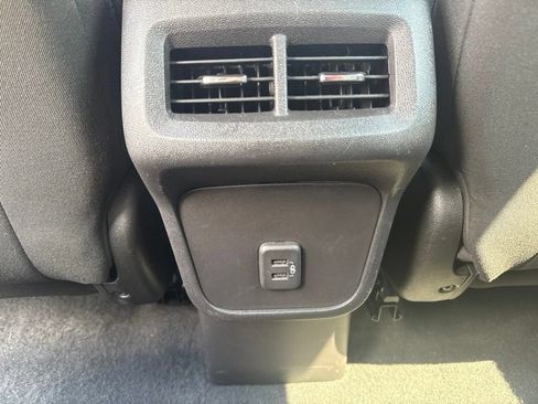 Used 2024 Chevrolet Equinox LT FWD image 14