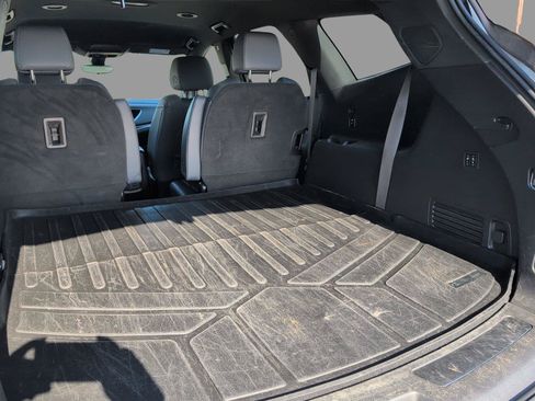 Used 2022 Buick Enclave Premium AWD/4WD image 35