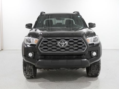 Used 2023 Toyota Tacoma TRD Off-Road image 2