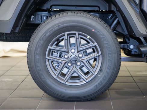 New 2026 Jeep Gladiator Sport AWD/4WD image 19
