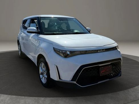 Used 2023 Kia Soul S FWD image 7