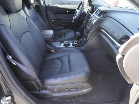 Used 2017 Chevrolet Traverse Premier image 18
