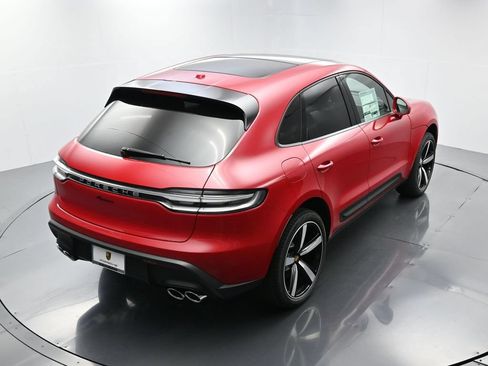 Certified 2025 Porsche Macan AWD/4WD image 35