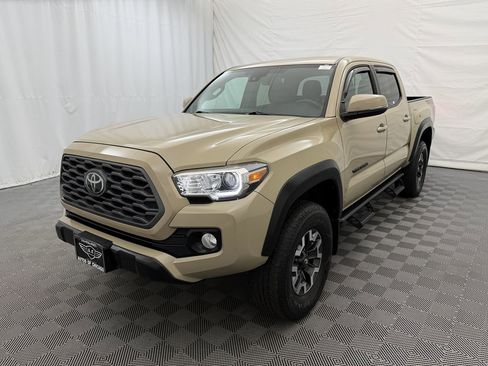 Used 2020 Toyota Tacoma TRD Off-Road AWD/4WD image 2