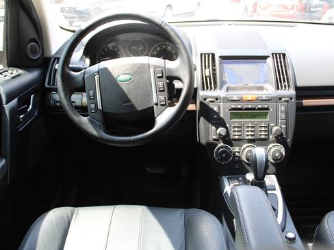 Used 2011 Land Rover LR2 HSE AWD/4WD image 13