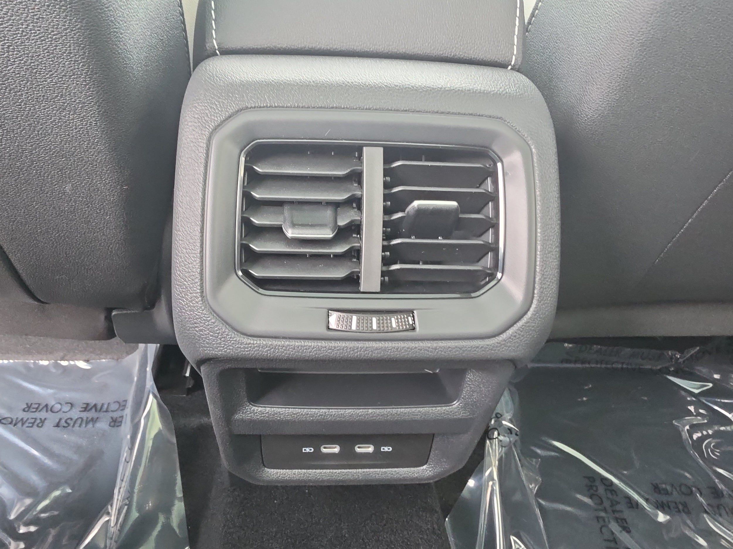 Used 2026 Volkswagen Taos SE AWD/4WD image 13