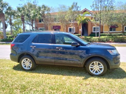 Used 2017 Ford Explorer FWD image 4