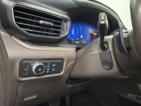 Used 2020 Ford Explorer Platinum w/ Premium Technology Package image 35