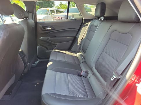 Used 2025 Chevrolet Trax LT FWD image 15
