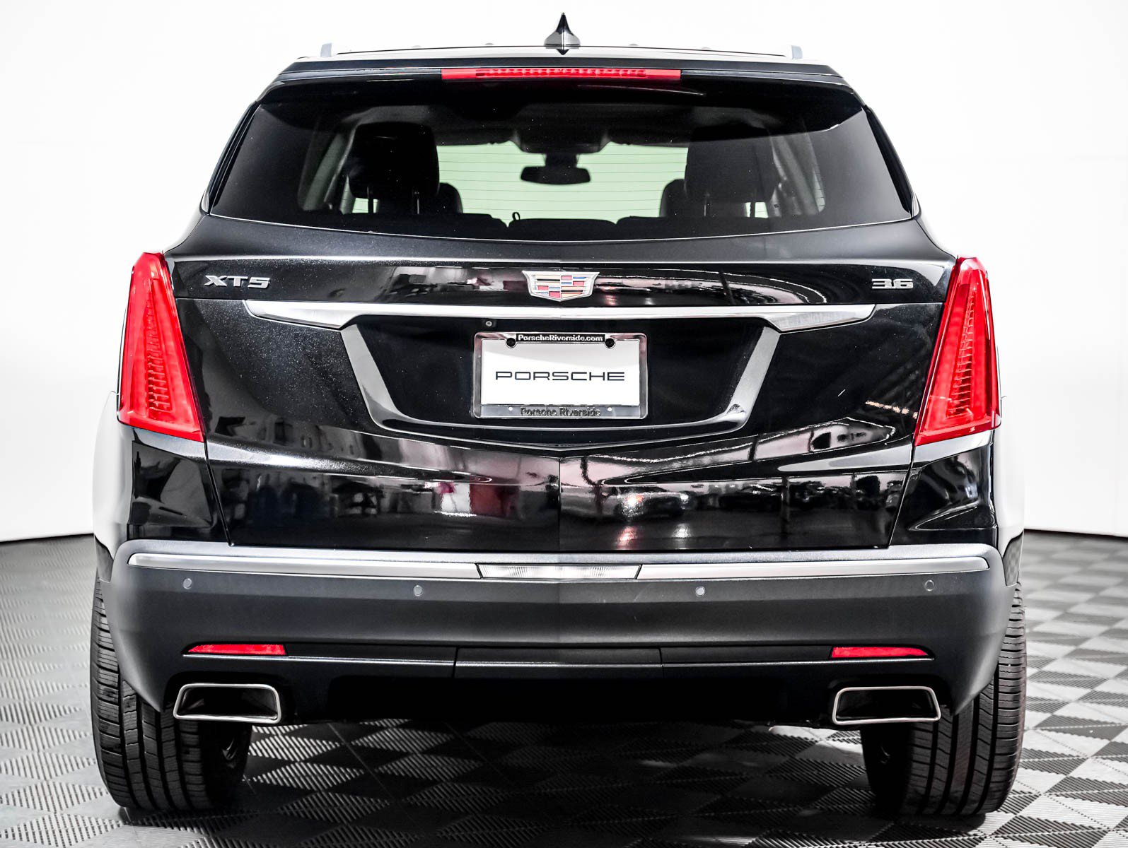 Used 2017 Cadillac XT5 Premium Luxury FWD image 7