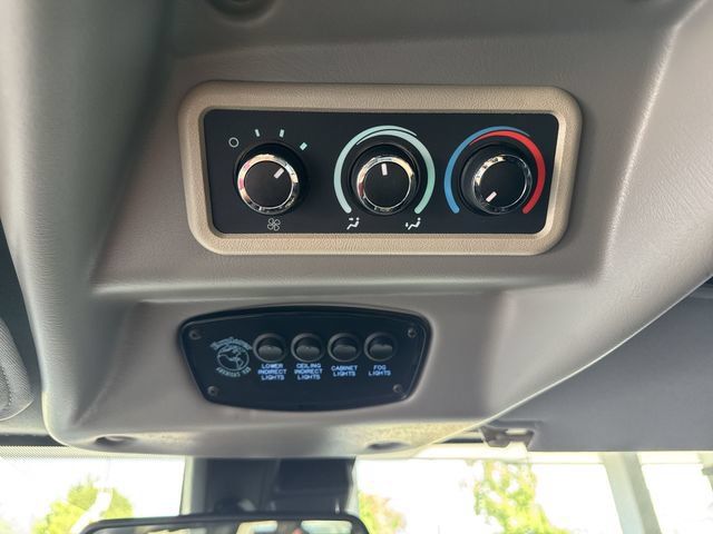 Used 2020 GMC Savana 2500 Extended w/ Enhanced Convenience Package RWD image 19