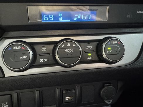 Used 2023 Toyota Tacoma SR AWD/4WD image 38