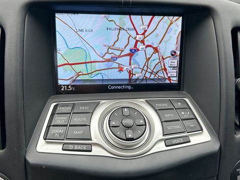 Used 2019 Nissan 370Z Touring RWD image 7
