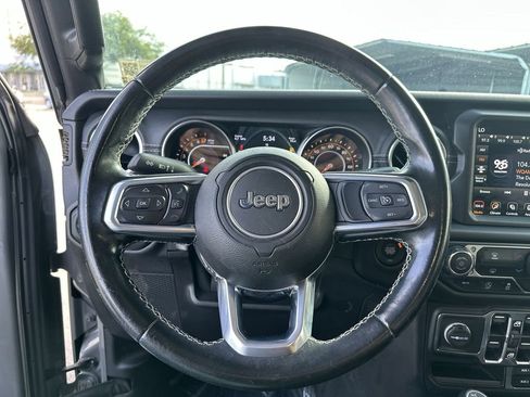Used 2021 Jeep Gladiator Overland AWD/4WD image 11