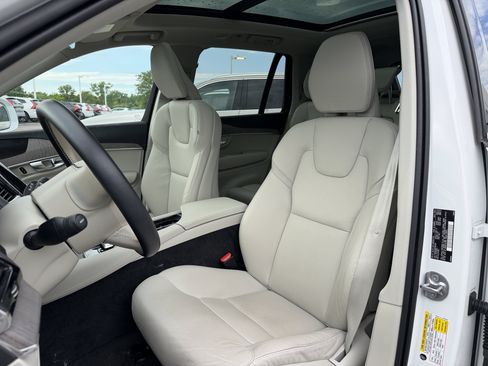 Used 2023 Volvo XC90 T8 Plus w/ Protection Package Premier AWD/4WD image 8