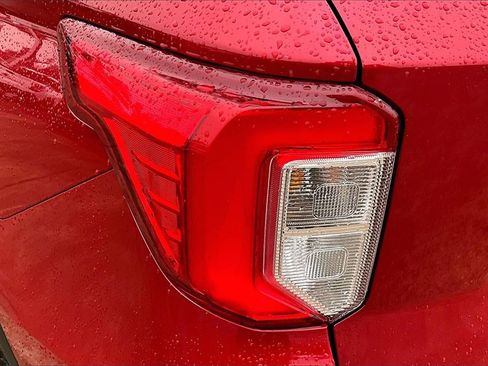 Used 2023 Ford Explorer XLT w/ Equipment Group 202A image 31