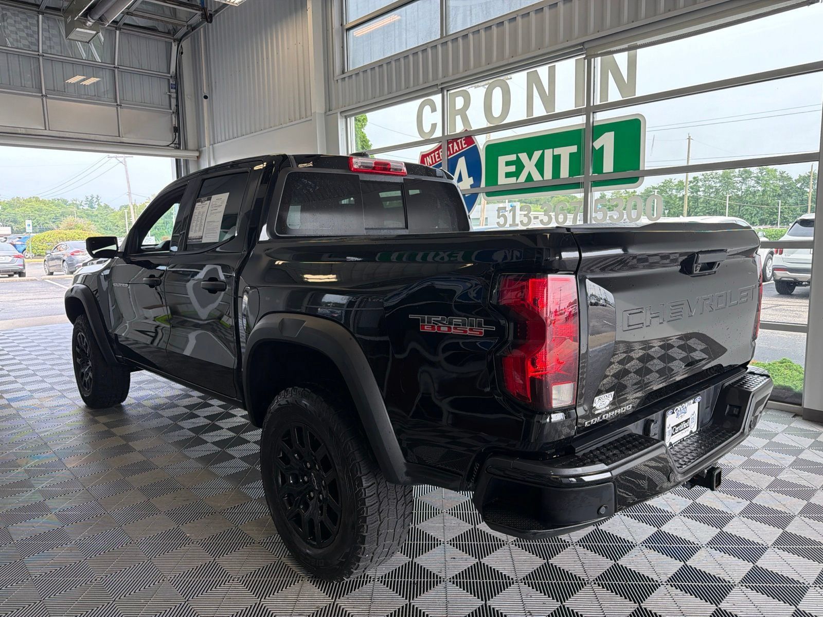 Used 2024 Chevrolet Colorado Trail Boss w/ Technology Package AWD/4WD image 4