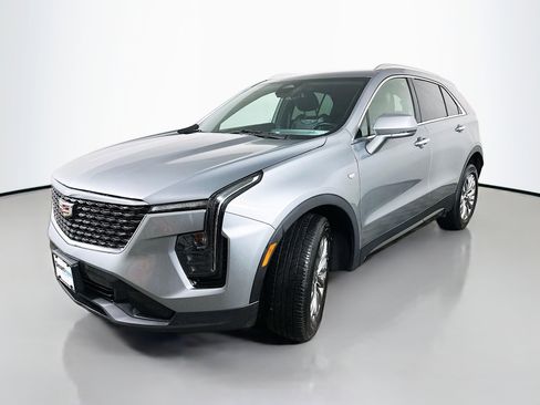 Used 2024 Cadillac XT4 Premium Luxury AWD/4WD image 3