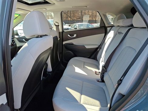 Used 2023 Hyundai Kona SEL w/ Convenience Package image 11
