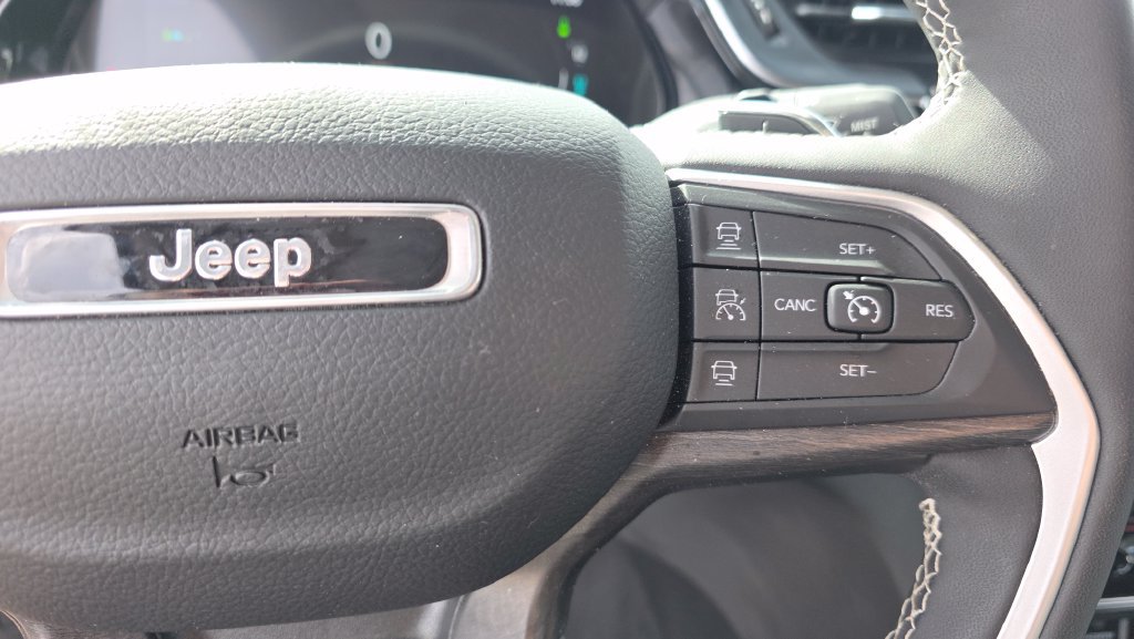 Used 2023 Jeep Grand Cherokee 4WD 4xe w/ Luxury Tech Group II image 15