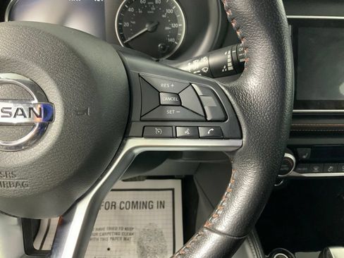 Used 2020 Nissan Kicks SR w/ SR Premium Package FWD image 24