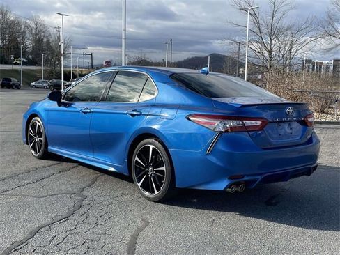 Used 2019 Toyota Camry XSE image 3
