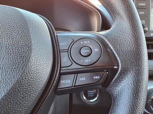 Used 2020 Toyota RAV4 XLE image 13