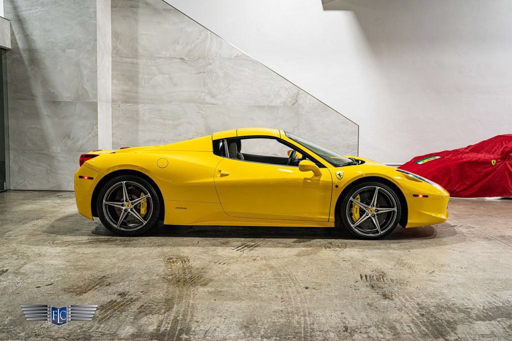 Used 2015 Ferrari 458 Spider RWD image 15