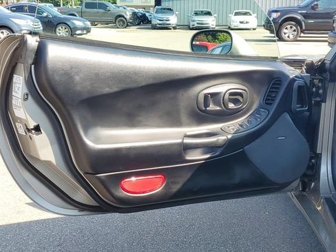 Used 1998 Chevrolet Corvette Convertible w/ Memory Pkg RWD image 8