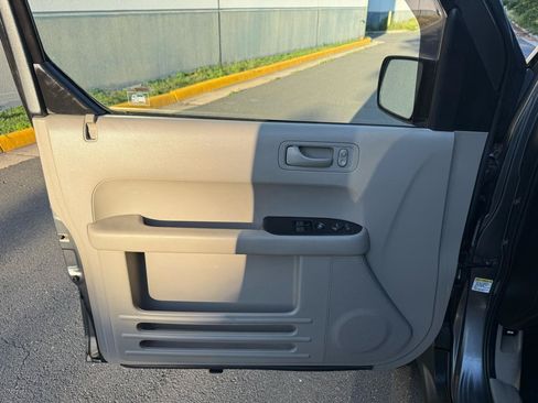 Used 2011 Honda Element LX image 18