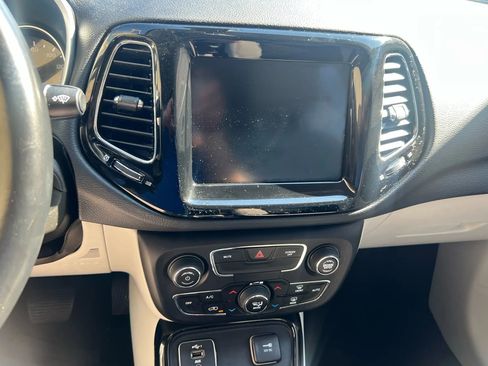 Used 2020 Jeep Compass Limited FWD image 17