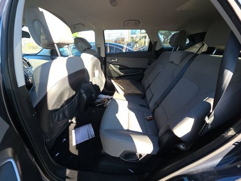 Used 2019 Hyundai Santa Fe XL SE image 10