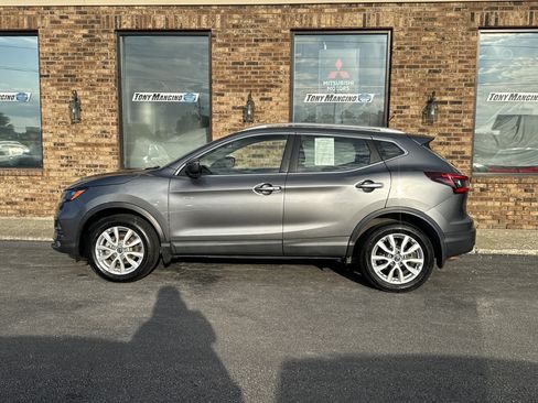 Used 2021 Nissan Rogue Sport SV AWD/4WD image 2