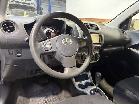 Used 2014 Scion xD image 16