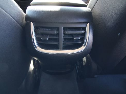 Used 2019 Chevrolet Malibu LT image 37