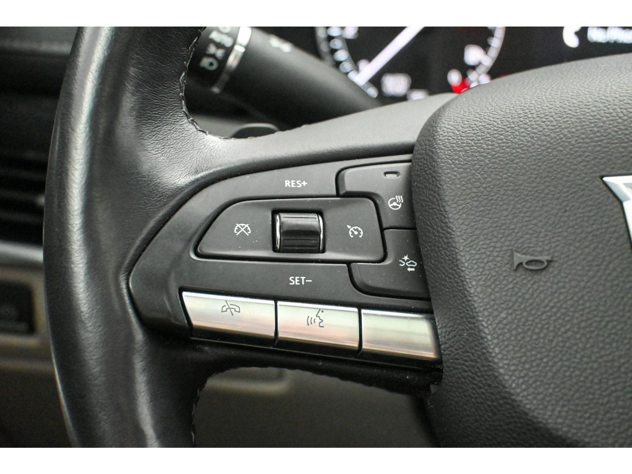Used 2023 Cadillac XT4 Premium Luxury w/ Cold Weather Package FWD image 39