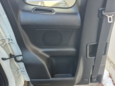 Used 2019 Toyota Tacoma SR5 w/ SR5 Appearance Package (SM) image 15