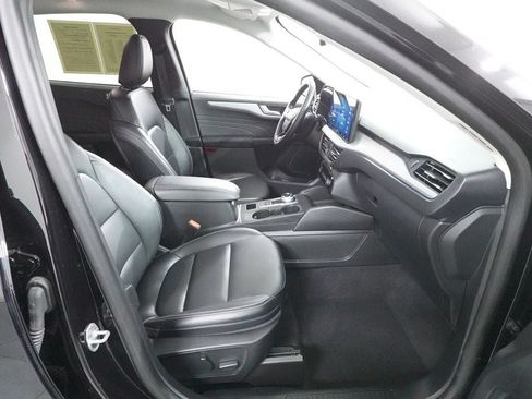 Certified 2025 Ford Escape Platinum AWD/4WD image 34