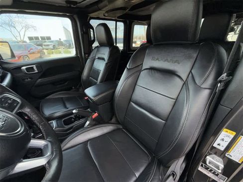 Used 2019 Jeep Wrangler Unlimited Sahara image 11