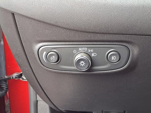 Used 2024 Chevrolet Equinox Premier FWD image 17