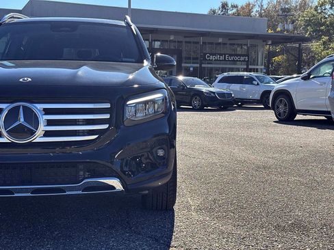 Used 2025 Mercedes-Benz GLB 250 image 9