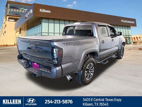 Used 2020 Toyota Tacoma TRD Sport image 8