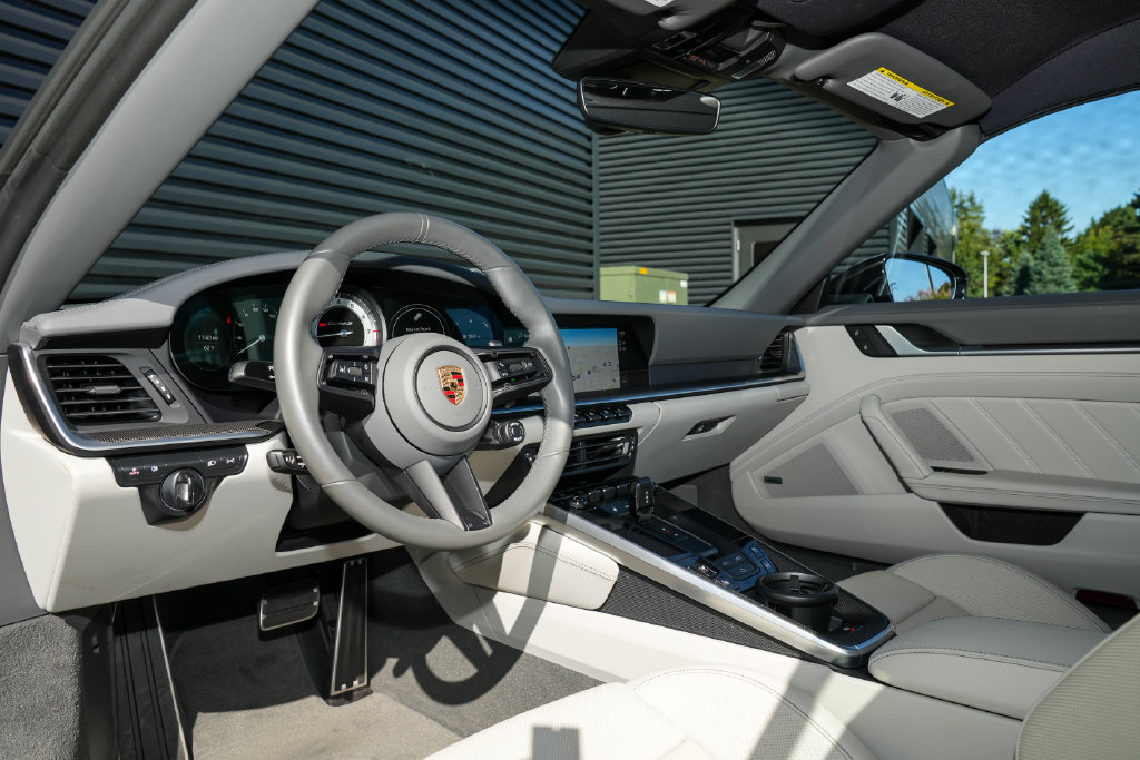 Certified 2022 Porsche 911 Turbo S AWD/4WD image 4